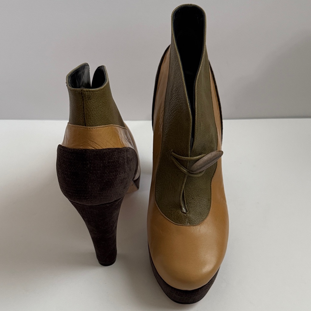 Georgina Goodman Leather & Suede Platform Heeled Ankle Boots W/Front Wood Toggle